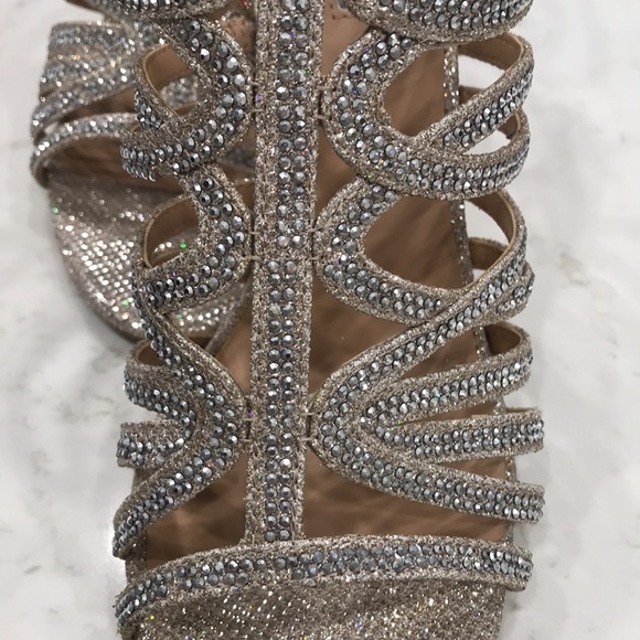 PARTY 9 1/2 SEQUINS heels. Beautiful condition. Like new - Picture 2 of 9